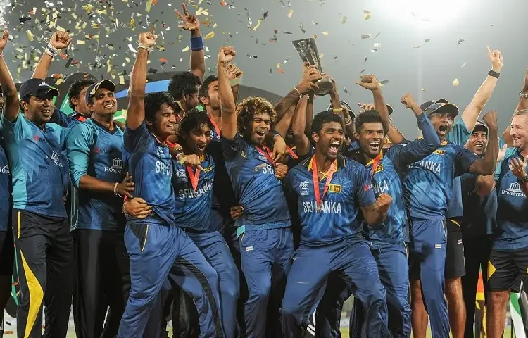 Sri Lanka Team Winning Trophy