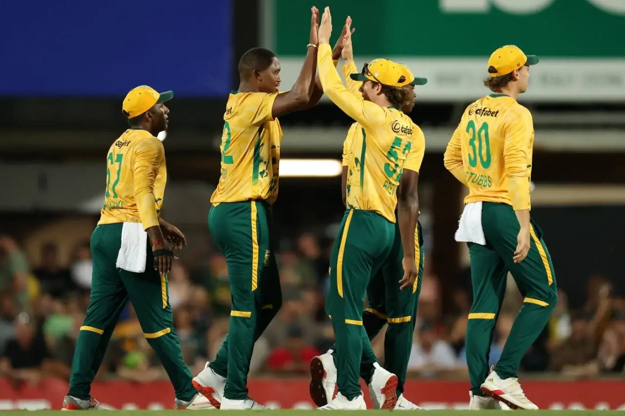 South Africa Took 6 Wickets in 8 Overs