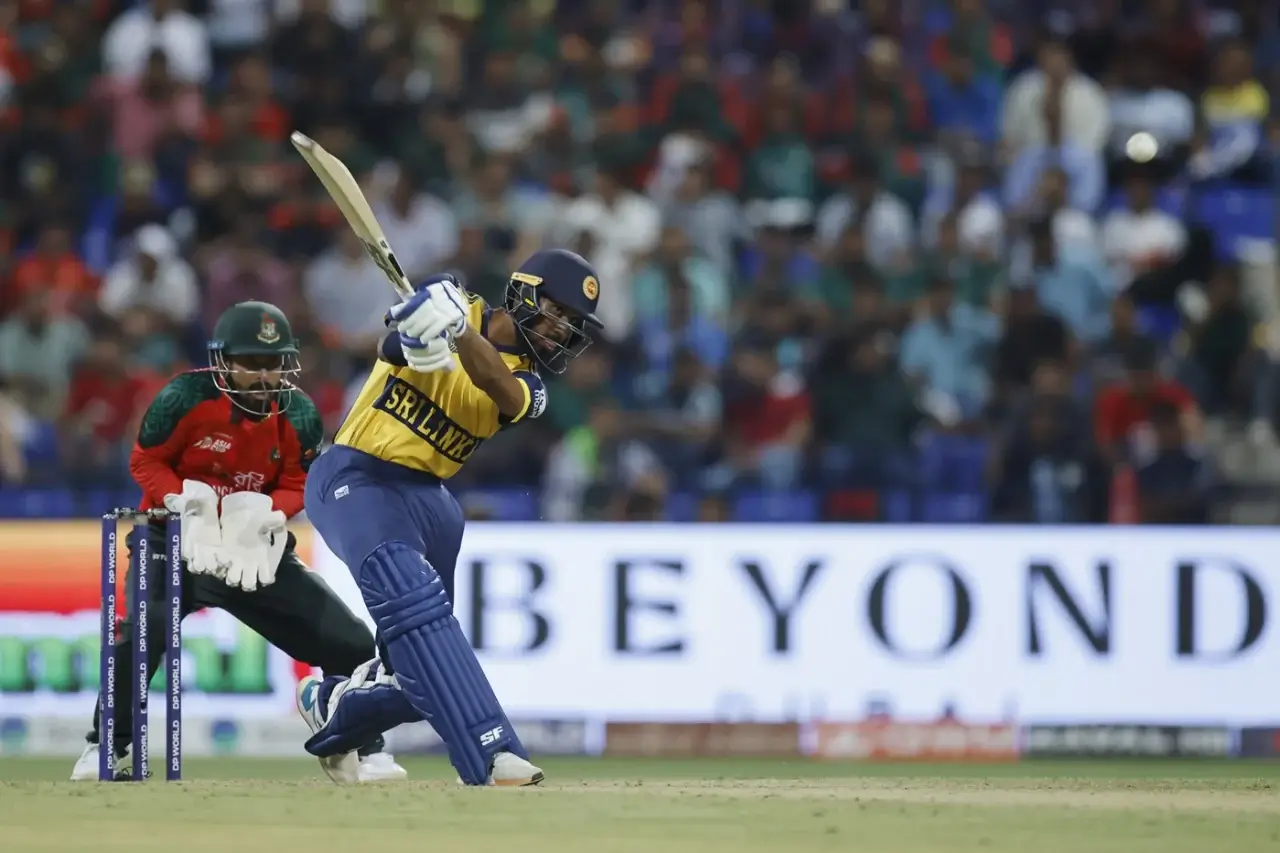 Sri lanka enters super 4