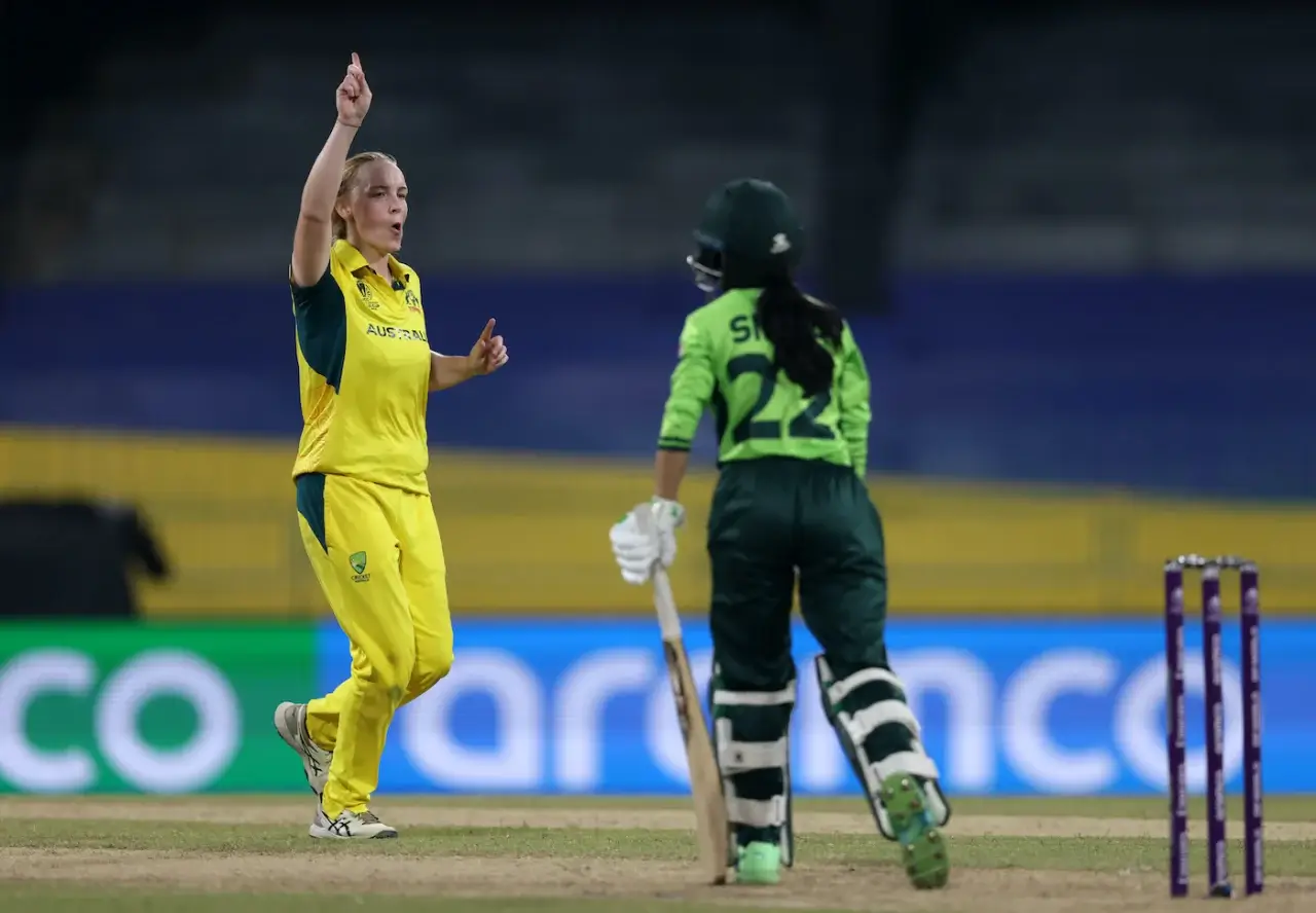 Pakistan collapse against Australia