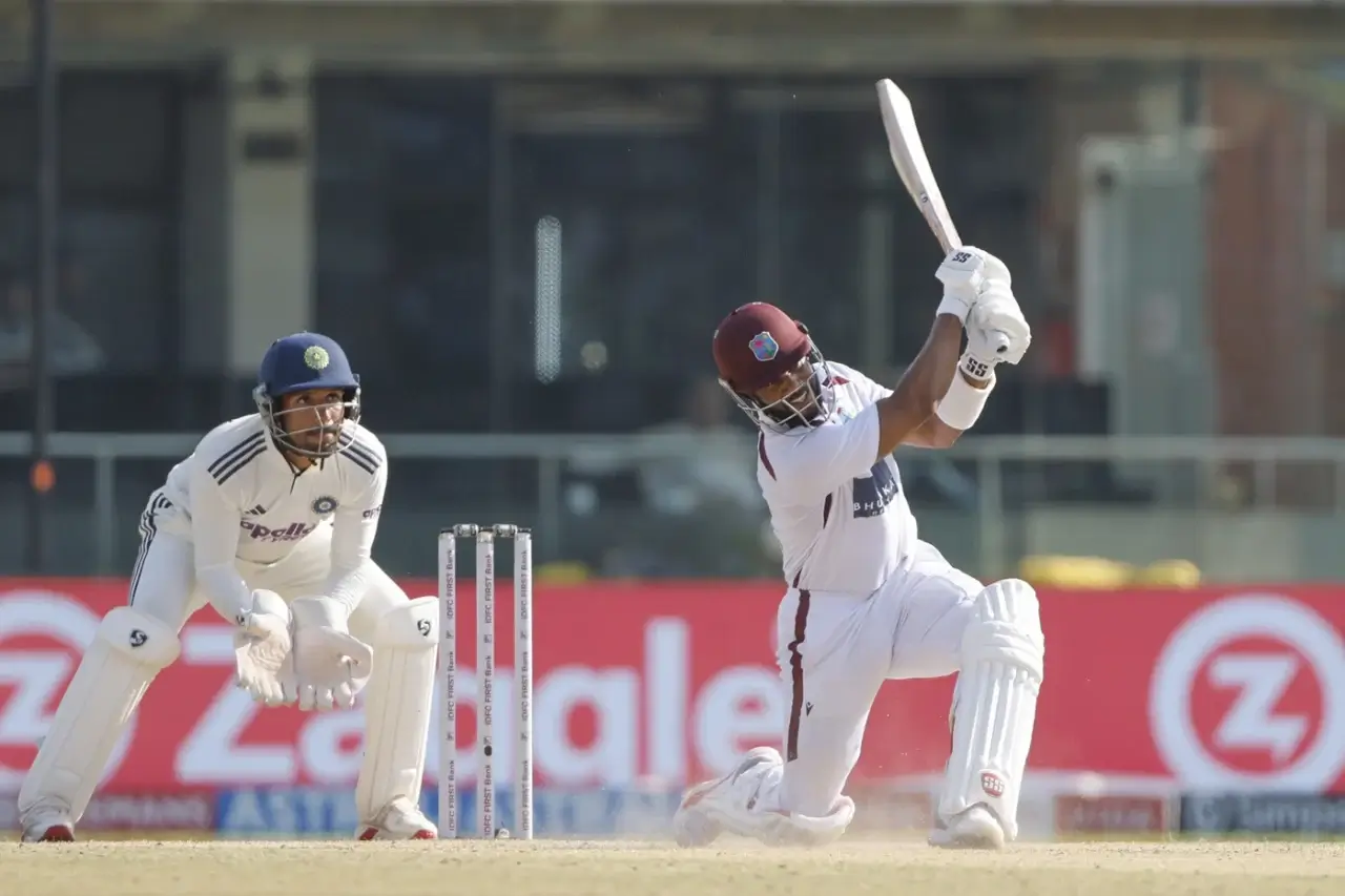 shai hope hits a six