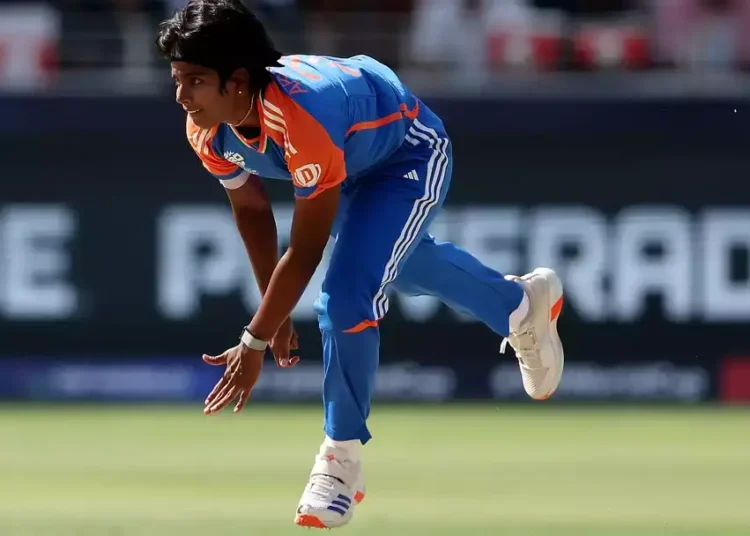 arundhati reddy bowler