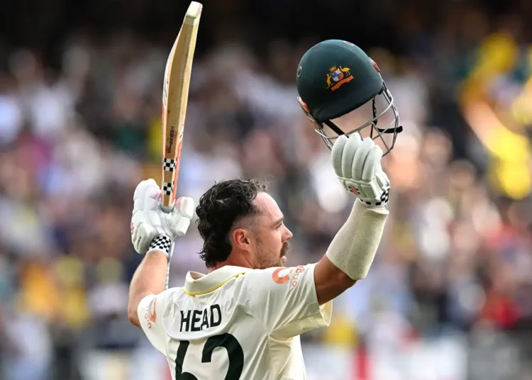 Khawaja’s Back Scare Raises Questions as Australia Weigh Flexible Batting Order for Brisbane