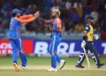 hardik pandya bowls