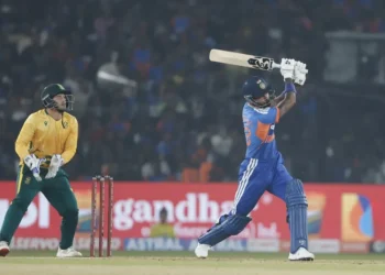 hardik pandya plays shot